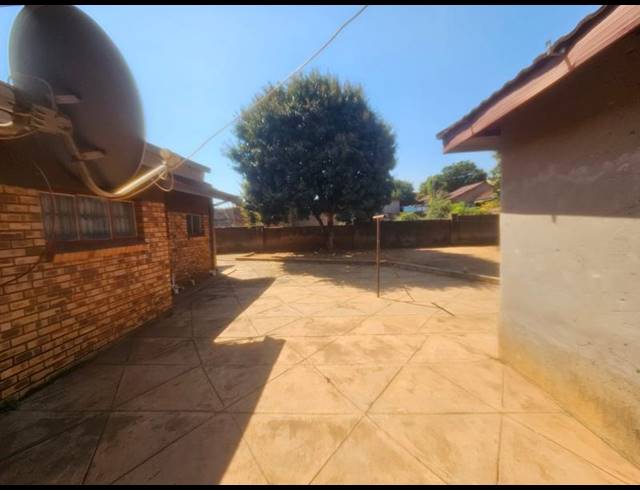 4 BEDROOM PROPERTY TO RENT IN SHAYANDIMA